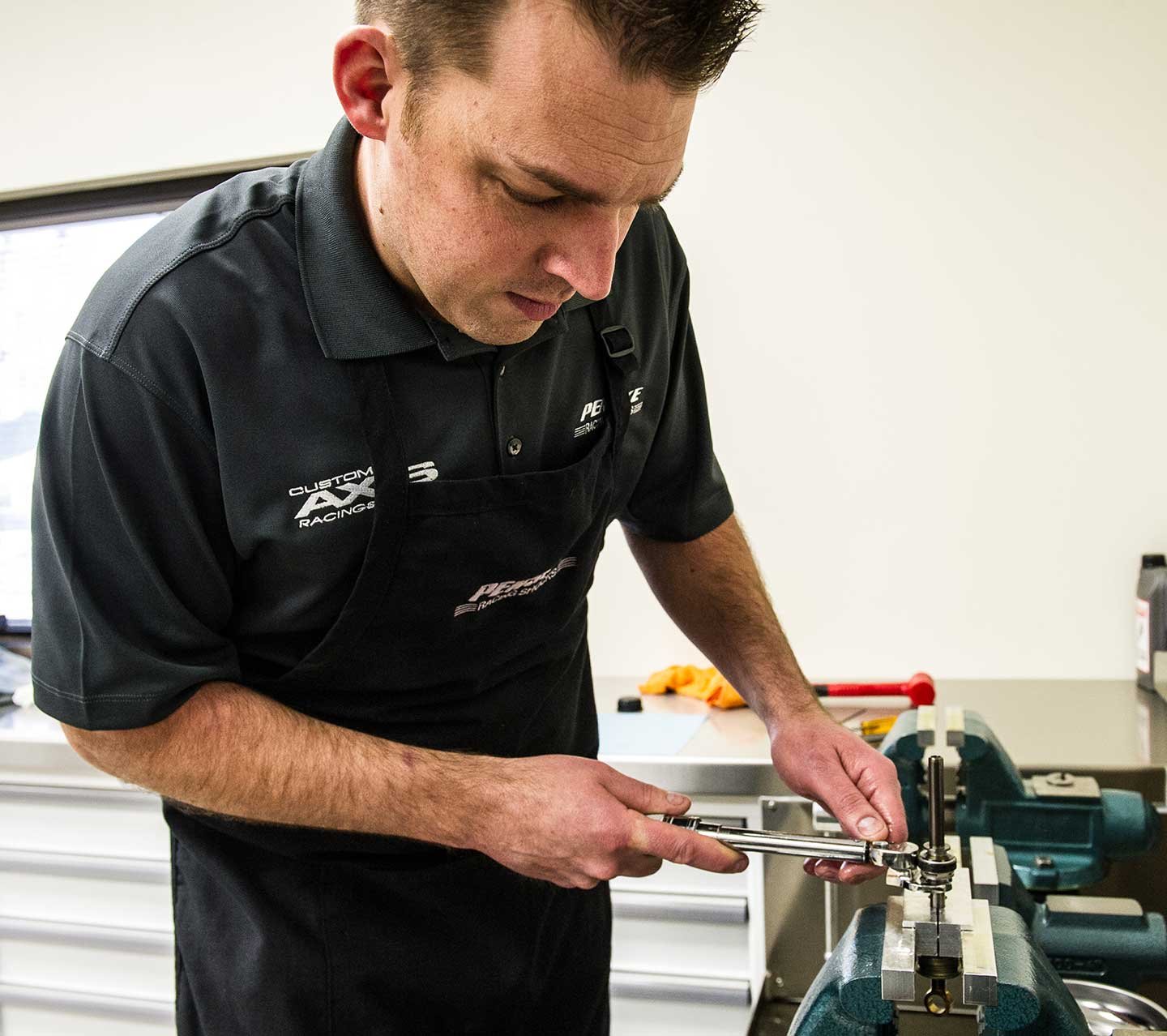 Live virtual training: with access to Penske Racing Shocks technicians
